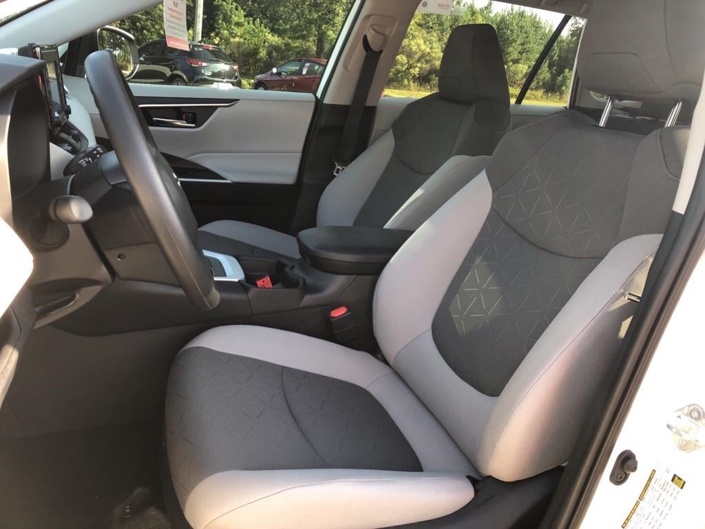 2020 Toyota RAV4 XLE 2T3W1RFVXLC083050