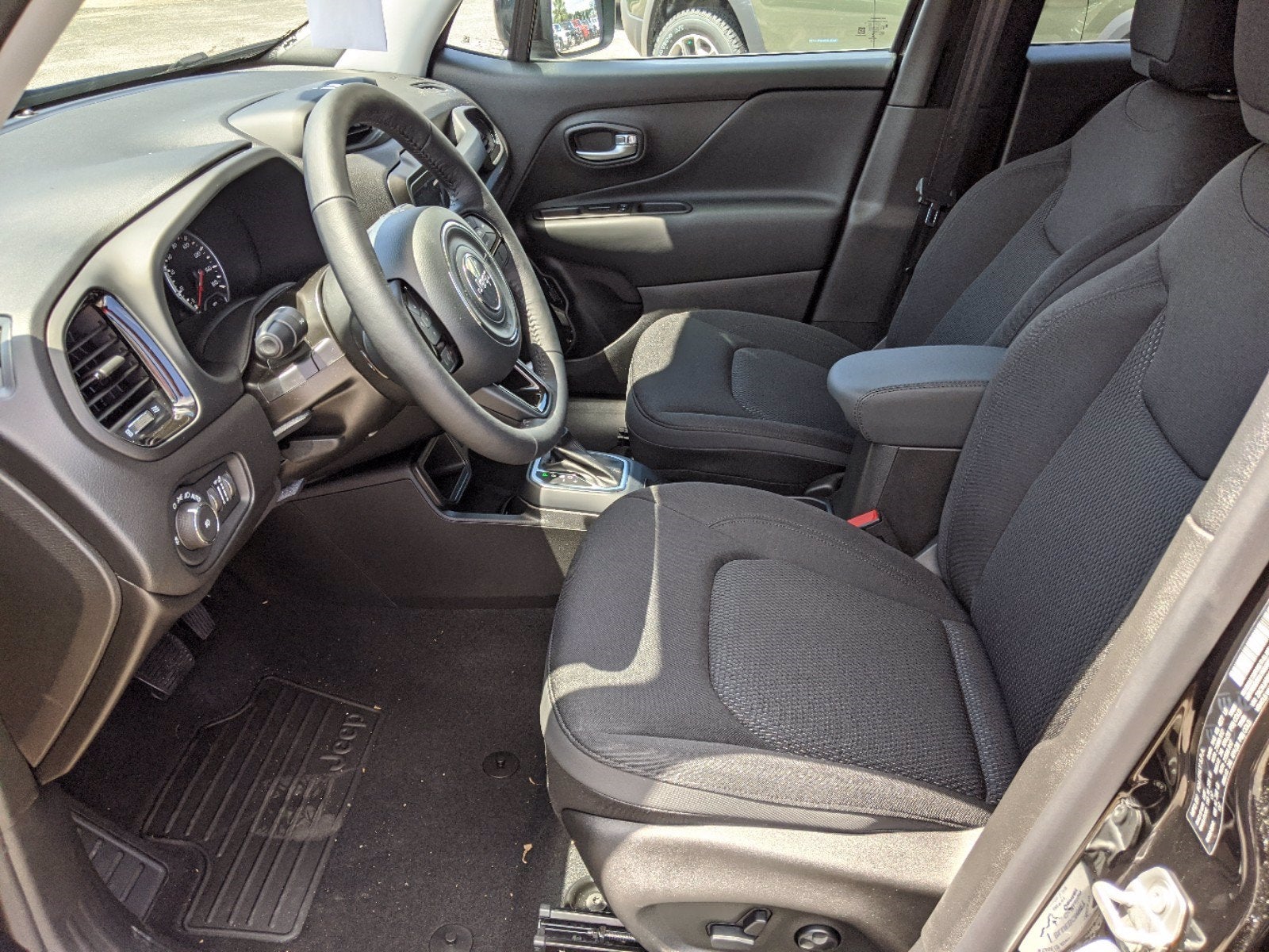 2020 Jeep Renegade RENEGADE ALTITUDE FWD