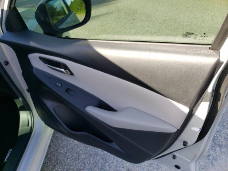 2020 Toyota Yaris LE 3MYDLBYV5LY712486