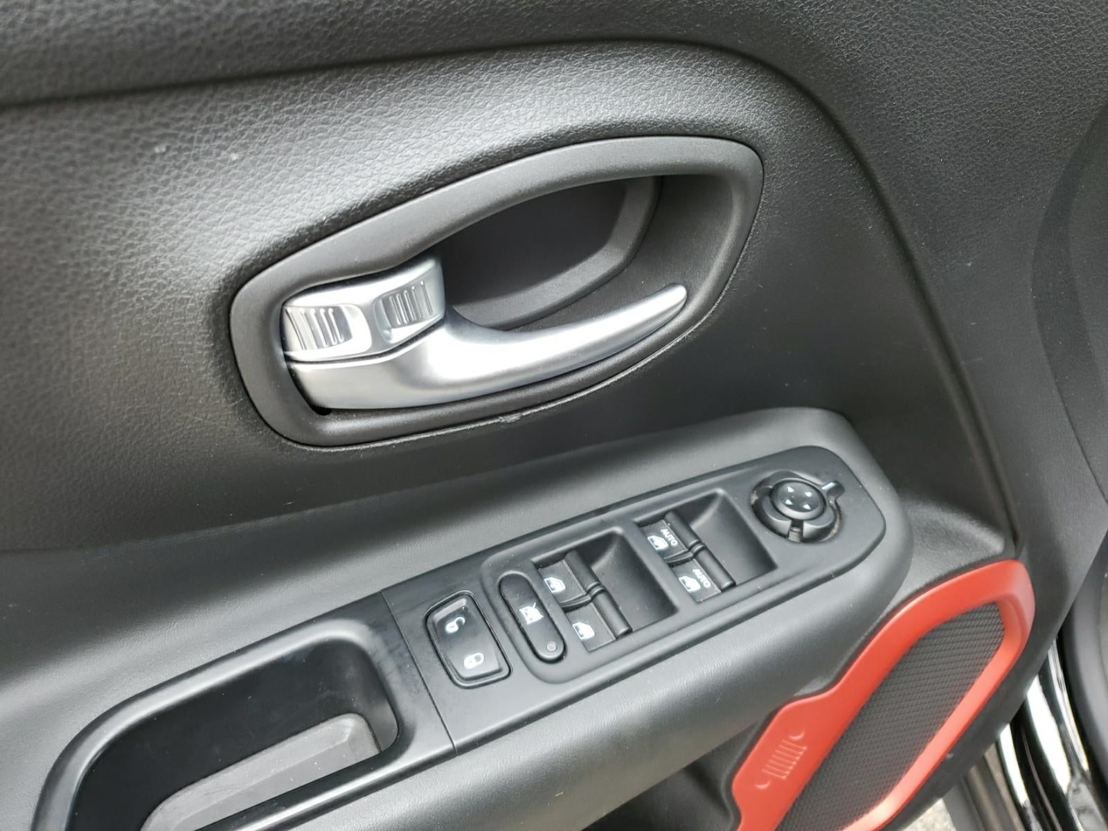 2016 Jeep Renegade 4WD 4dr Trailhawk