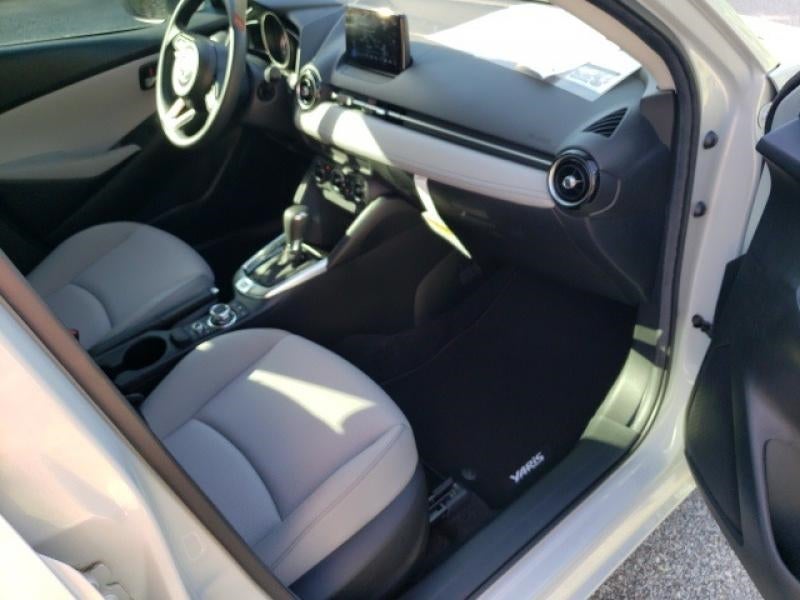 2020 Toyota Yaris LE 3MYDLBYV5LY712486