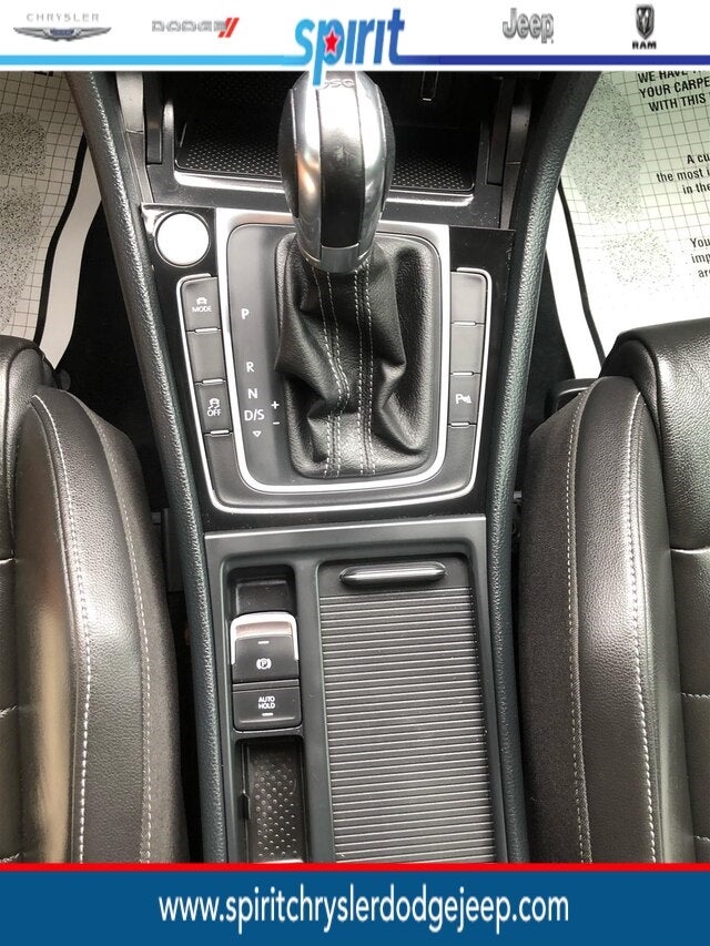 2015 Volkswagen Golf R 4-Door