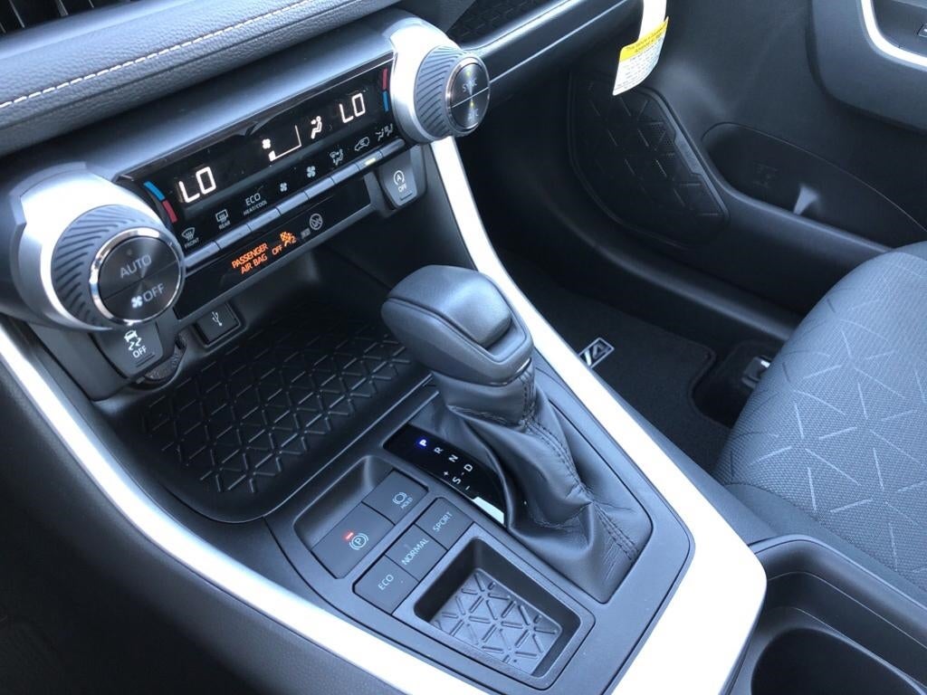 2021 Toyota RAV4 XLE 2T3W1RFV4MC089525