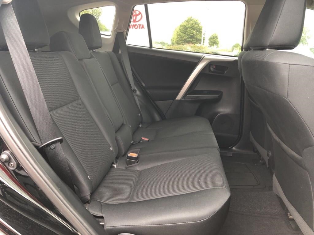 2017 Toyota RAV4 LE 2T3ZFREV5HW345689