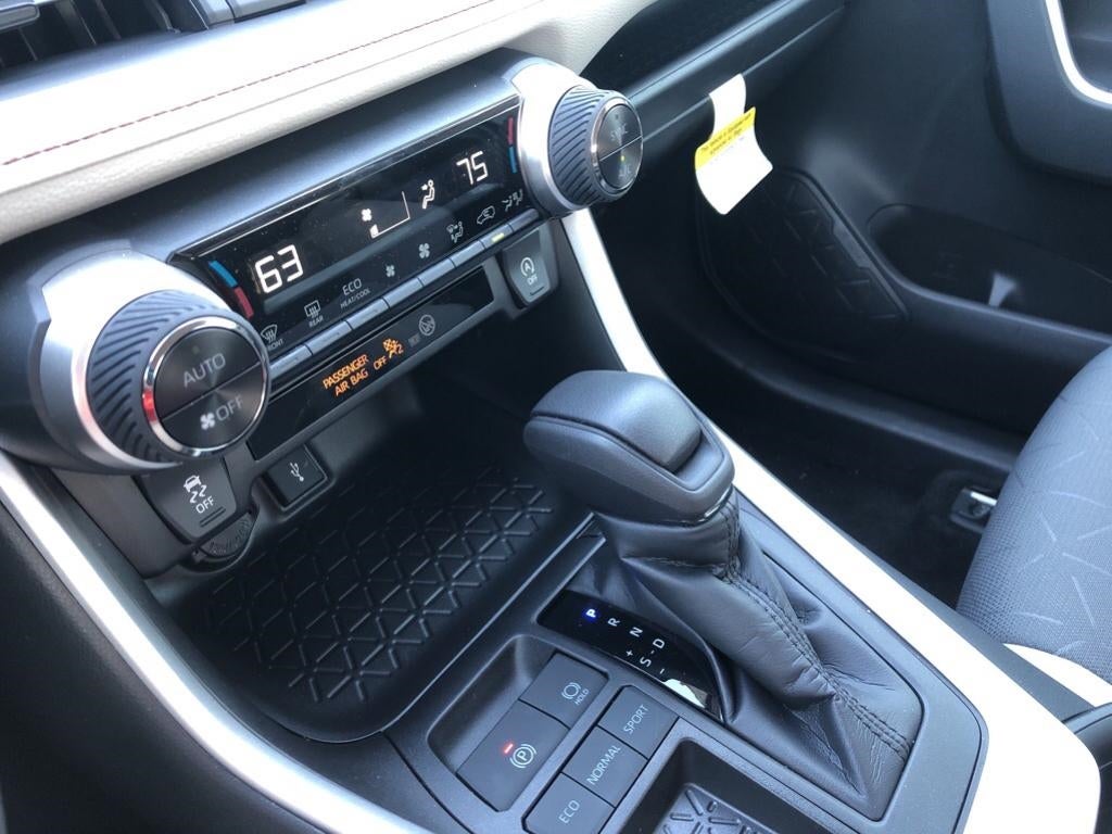 2020 Toyota RAV4 XLE 2T3W1RFVXLC083050