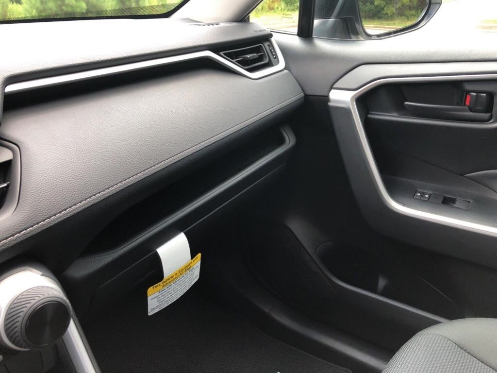 2020 Toyota RAV4 LE 2T3K1RFV9LC076458