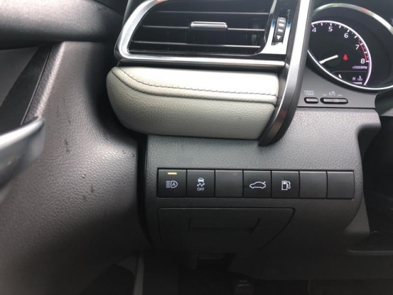 2018 Toyota Camry SE 4T1B11HK7JU129523