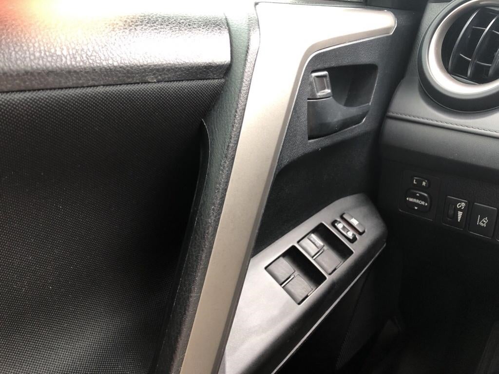 2017 Toyota RAV4 LE 2T3ZFREV5HW345689