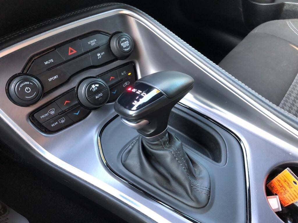 2019 Dodge Challenger SXT 2C3CDZAGXKH739672