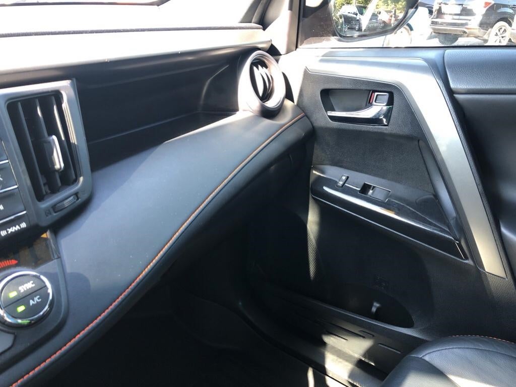 2016 Toyota RAV4 SE 2T3NFREVXGW289102