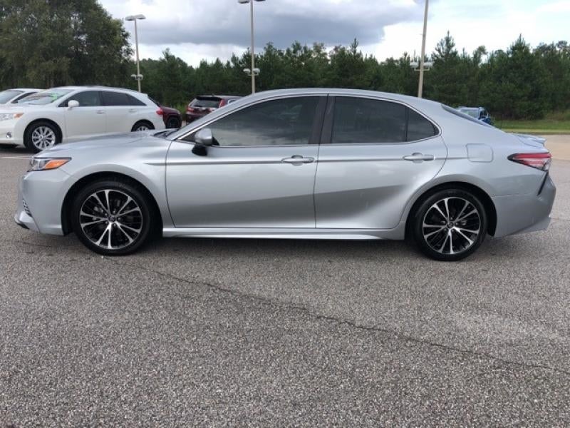 2018 Toyota Camry SE 4T1B11HK7JU129523