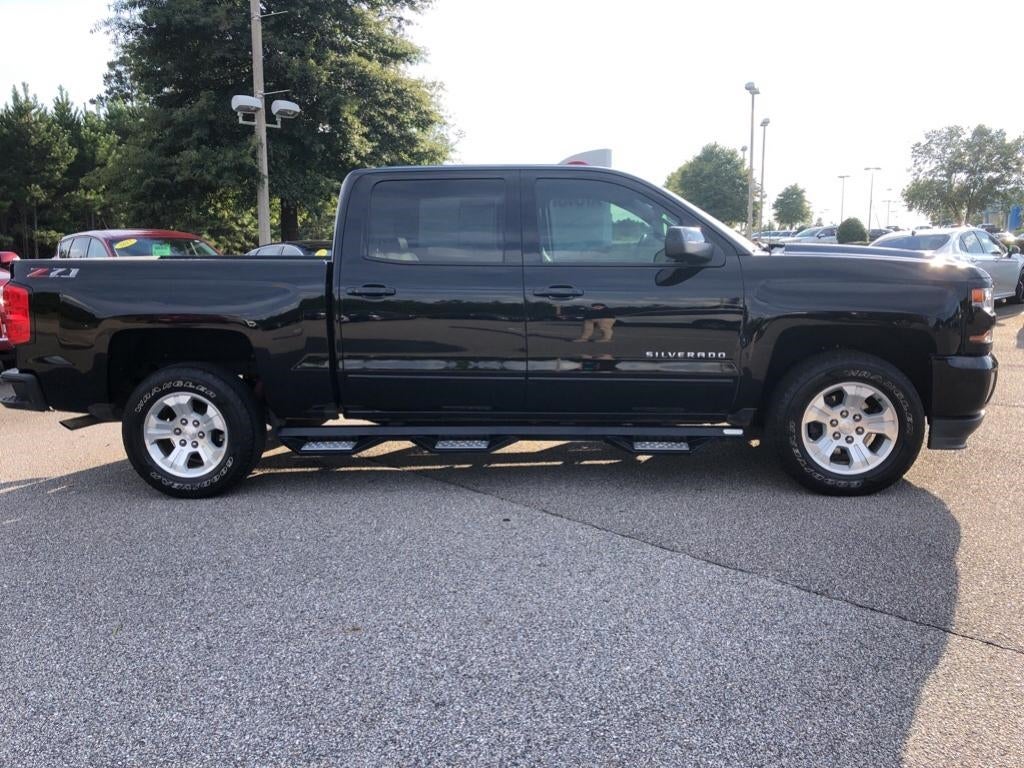 2018 Chevrolet Silverado LT 3GCUKRECXJG509321